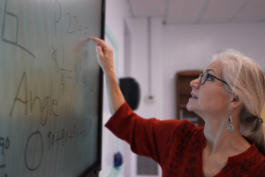 Curso Estrategias para la enseñanza de la geometría 3D en tercero y cuarto medio UC