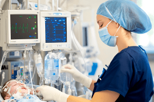 Diplomado en Cuidados avanzados de enfermería en niños y adolescentes con problemas de salud graves